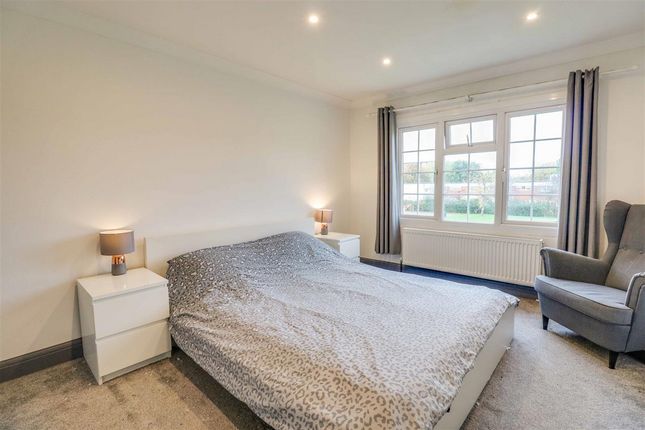 58, Fairsted, Basildon photo 4