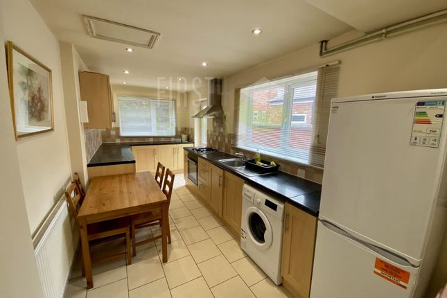 Terraced house to rent in Beaconsfield Road, West End