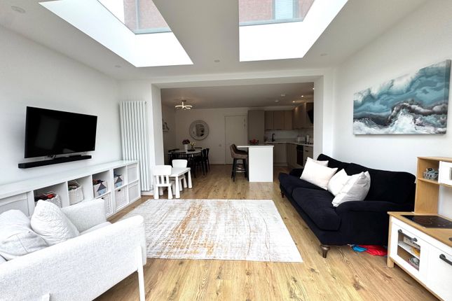 25, Pennington Gardens, Cheadle photo 2