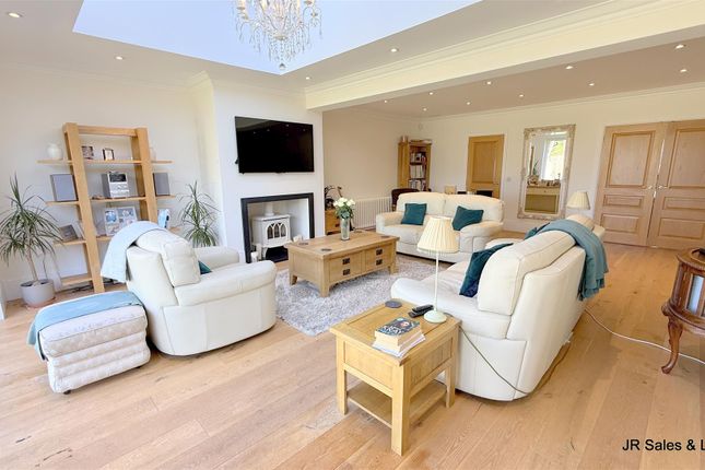 5a, Oak Lane, Potters Bar photo 2