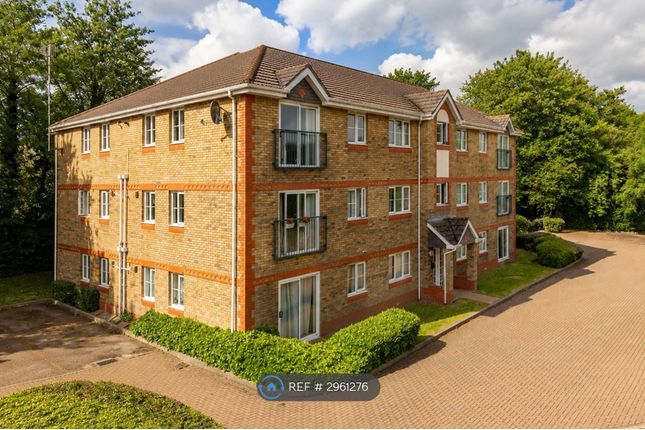 Delfont Close, Maidenbower, Crawley photo 2
