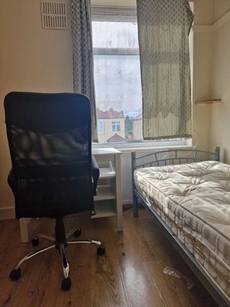 Single Room To Let In Shared House Edmonton N18 Near Silver Street Station