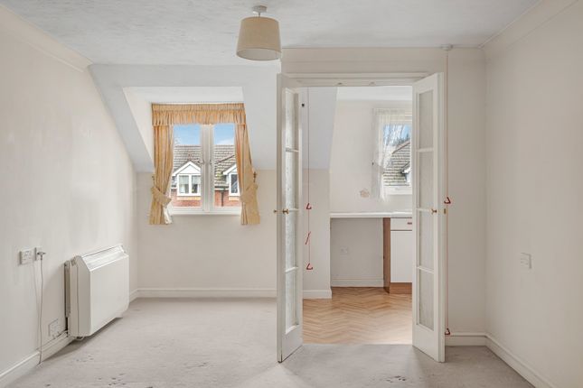 62 Willow Court,, Ackender Road, Alton photo 4