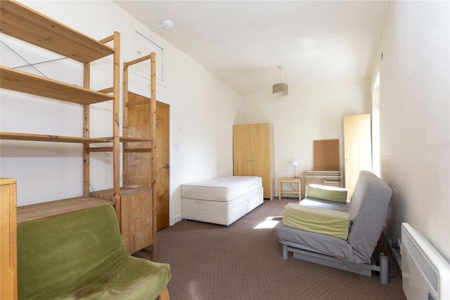 Flat 2F2, 3, High Street, Edinburgh photo 4