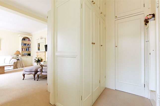 32, Daver Court, Chelsea photo 3