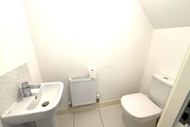 23, Manchester photo 5