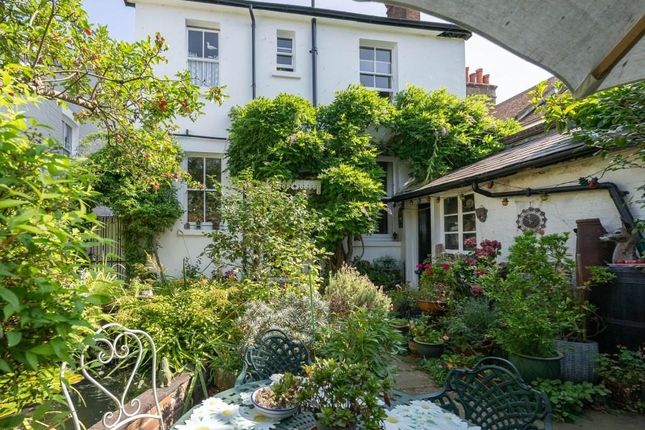 Hatton House, Junction Road, Dorking photo 4