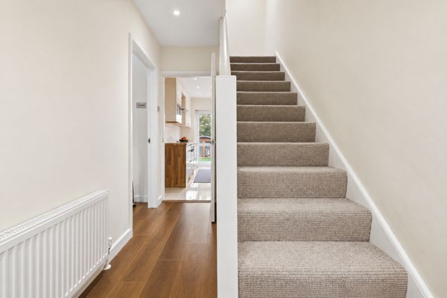 64, Elgin Avenue, Romford photo 5