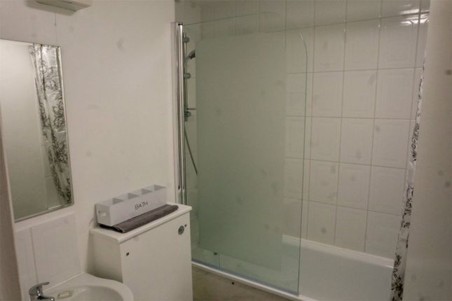 Windermere House, Barnet photo 3
