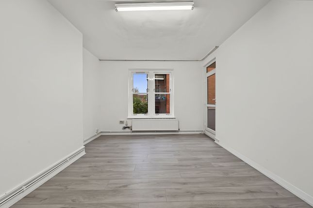 Flat 8, Oak House Lordship Road, London photo 2