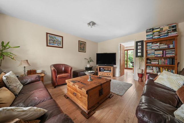 11 Woodley Close, Abingdon photo 2