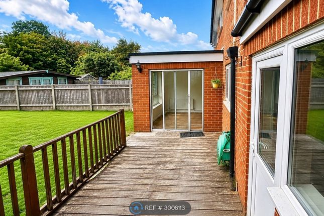 Meadow Lane, Burgess Hill photo 3