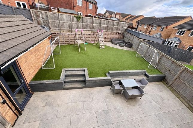 Amberwood Avenue, Castleford photo 2