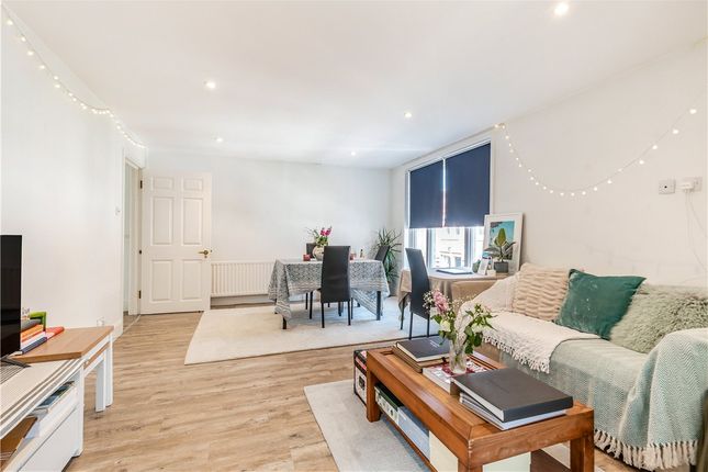 Flat for sale in Parchment Street, Winchester, Hampshire
