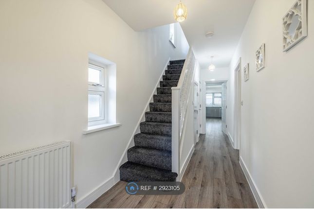 Baylis Road, Slough photo 2
