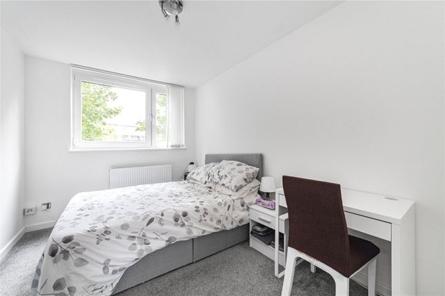 End terrace house for sale in Westbridge Road, Battersea, London