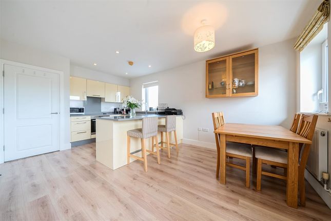 19 Park Wood Court,, Reservoir Road, Ruislip photo 3