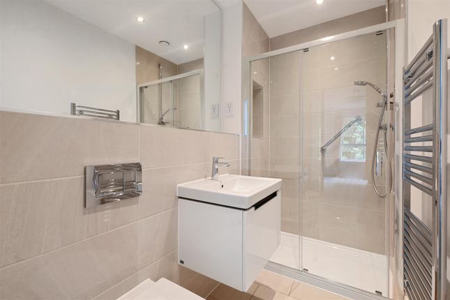 12 The Cloisters, High Street, Great Missenden photo 4