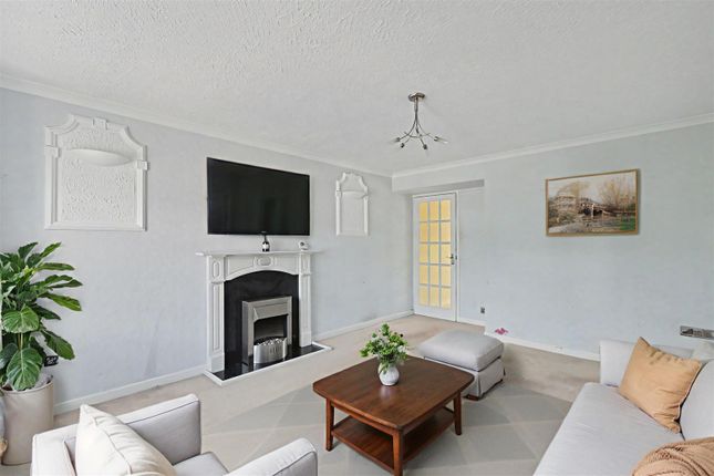 39, Derbyshire Avenue, Derbyshire photo 4