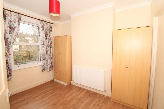 Town house to rent in Vicarage Park, Plumstead