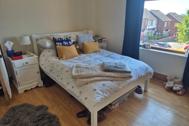 206, FRODSHAM photo 4