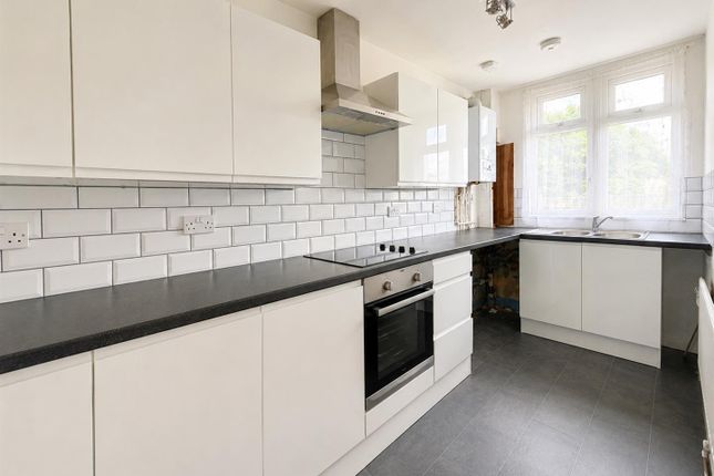 18, Hill House, Waltham Abbey photo 3