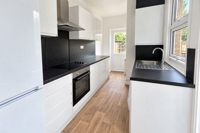 42 Malvern Road, Hornchurch photo 2