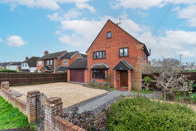 Thumbnail Detached house to rent in Oxford Road, Wokingham