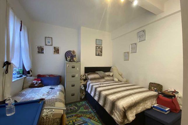 8A, Devon Massions, Kenton photo 3