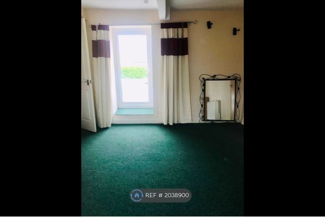 Flat to rent in Sycamore Street, Newcastle Emlyn