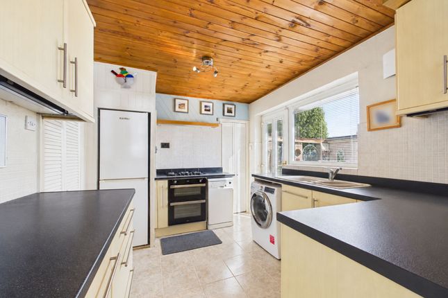 30 Woodside, Sutton-In-Ashfield photo 3