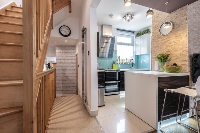43b, Connaught Road, London photo 3