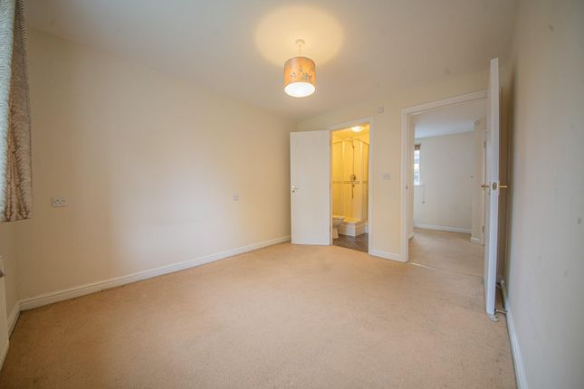 35, Benny Hill Close, Eastleigh photo 4