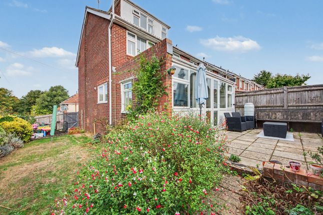 1 Torrington Close, Southampton photo 4