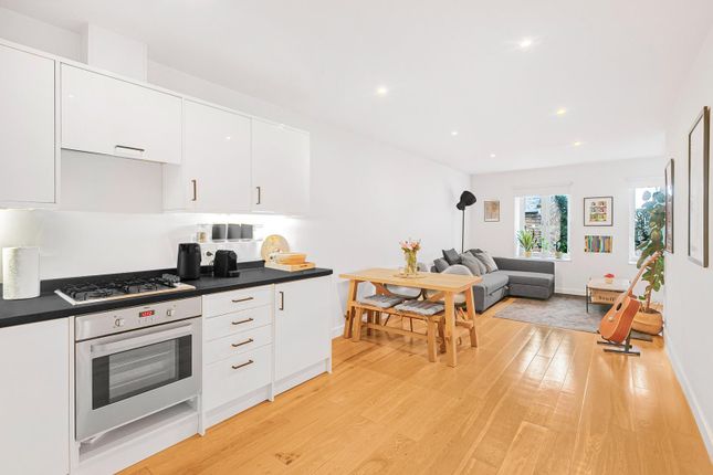 Flat 6, 41, Wenlock House, Stanstead Road, London photo 2