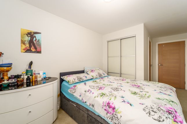 Flat for sale in Laburnum Way, Staines