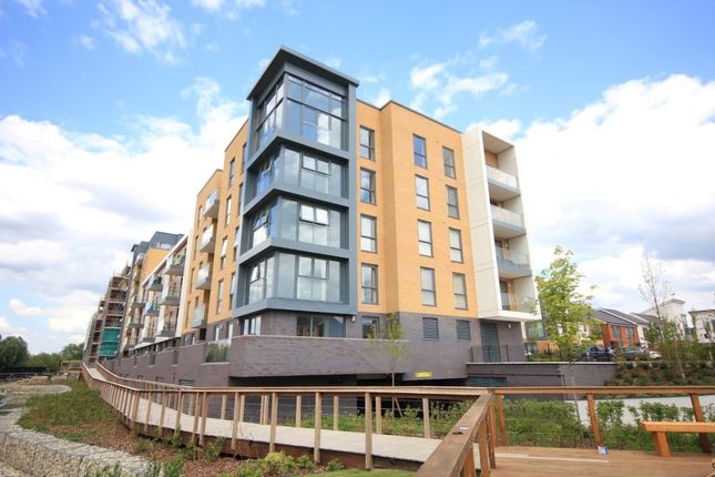 Thumbnail Flat to rent in Cygnet House, Drake Way, Reading