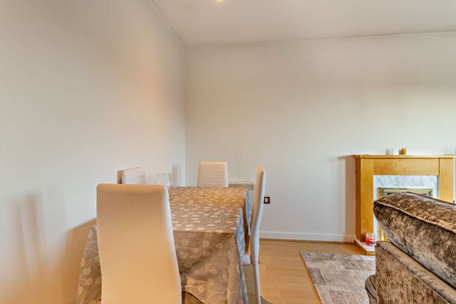 12, Sulis Gardens, Worksop photo 5