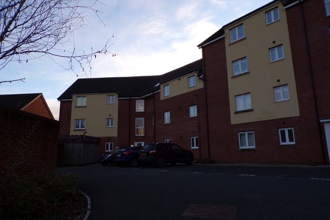 Flat to rent in New Cut Road, Swansea