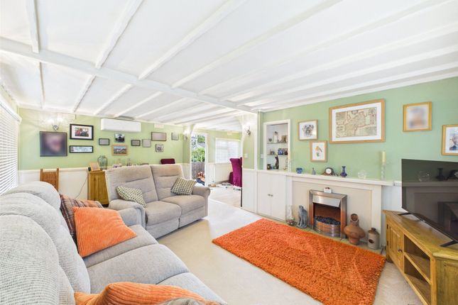 3, Harthurstfield Park, Cheltenham photo 2