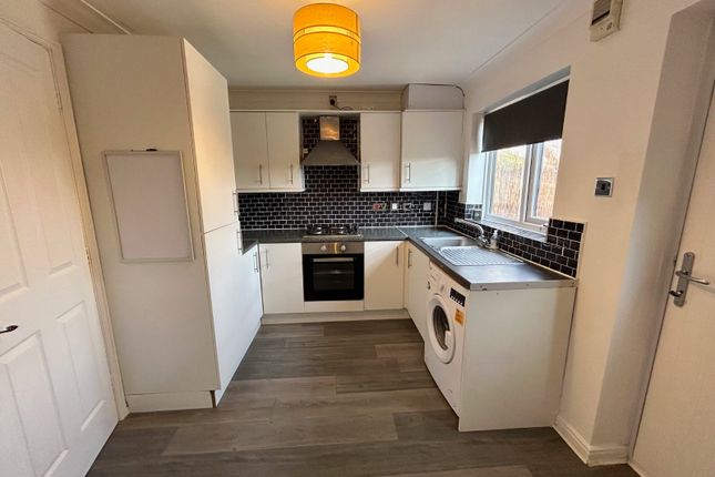 19, Wildene Drive, Mexborough photo 4