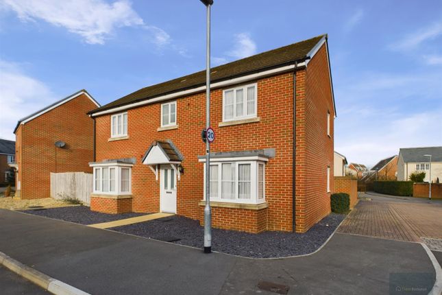 Thumbnail Property for sale in Kingfisher Close, Trowbridge
