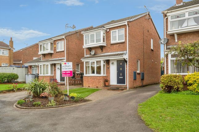 3-bed detached on Armstrong Walk, Rotherham, £215,000