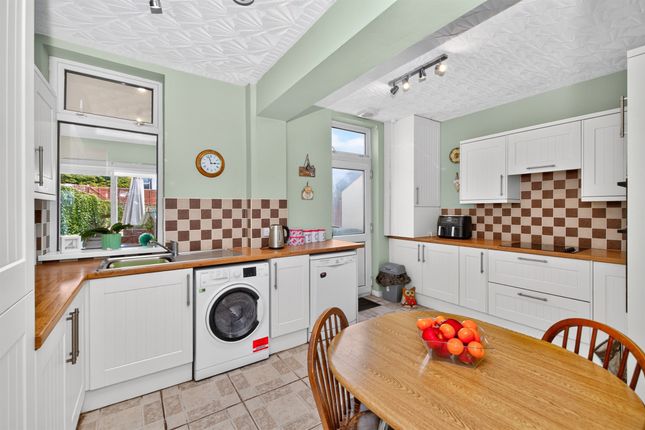 9, Franklen Road, Cardiff photo 4