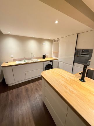 King Georges Lodge,Flat 1, Monro Drive, Guildford photo 3