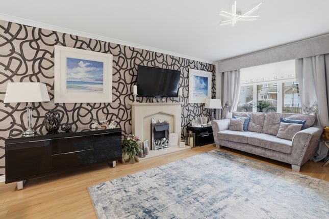 2, Thorntree Drive, Coatbridge photo 4