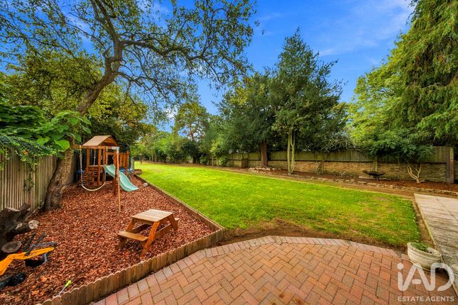 12, Lawn Lane, Ely photo 3