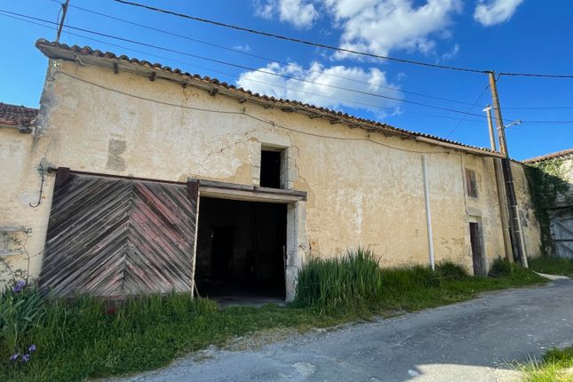 Barn conversion for sale in Courant, Poitou-Charentes, 17330, France