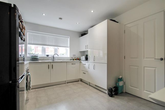 14, Buttercup Close, Raunds photo 4