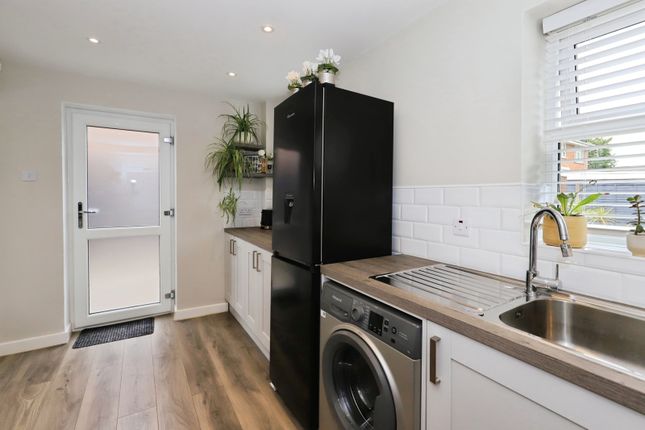 8, Canterbury Drive, Wolverhampton photo 4